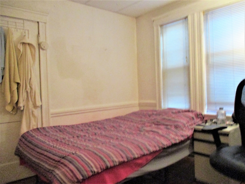 71 Hooker St, Allston