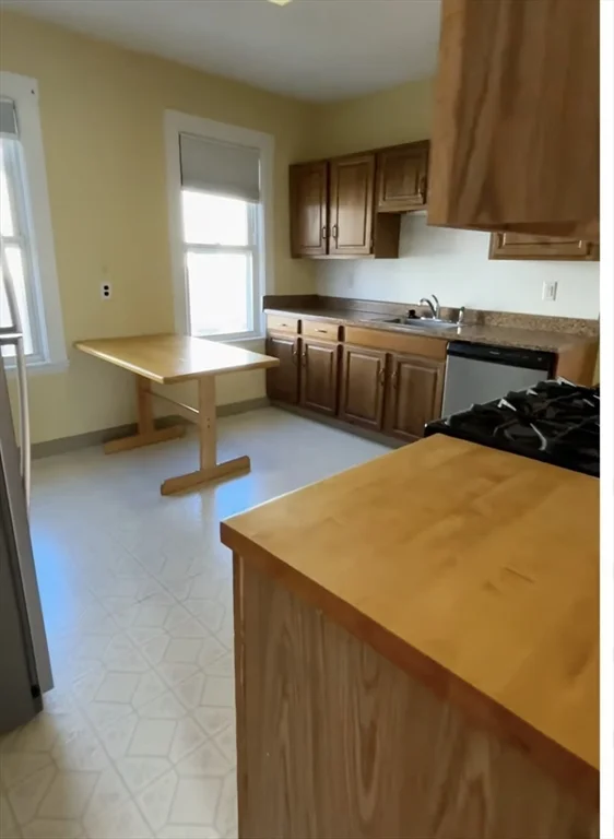17 Oakland, Watertown