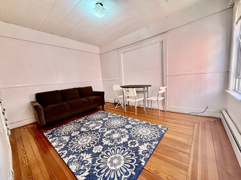 35 Calvin St, Ward Two