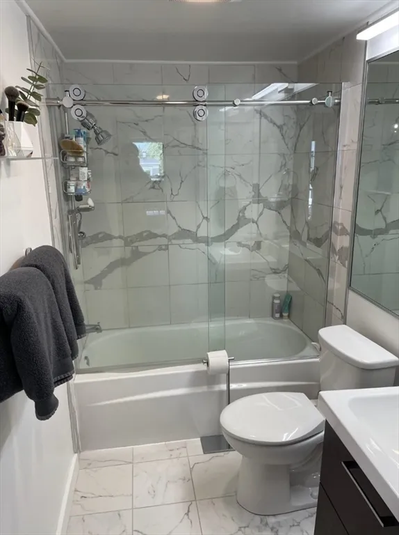 258 Everett St, East Boston