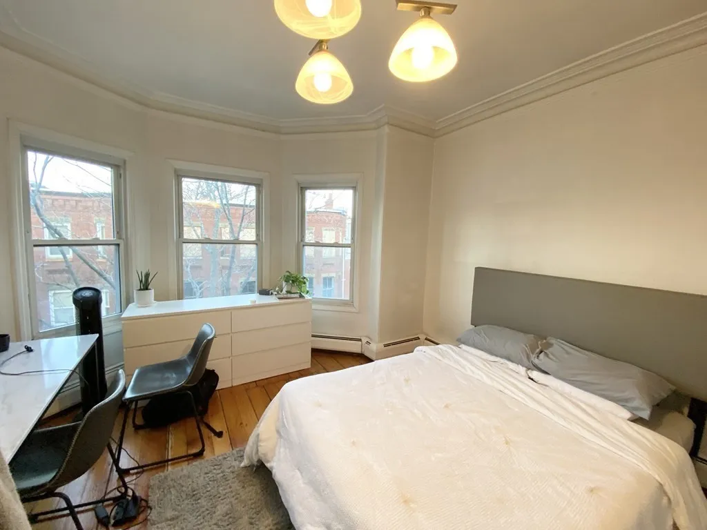 52 Delle Ave, Mission Hill