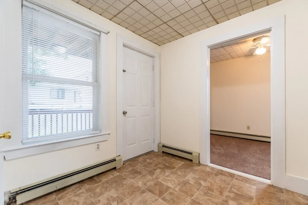 19-1 Spring St, Stoneham