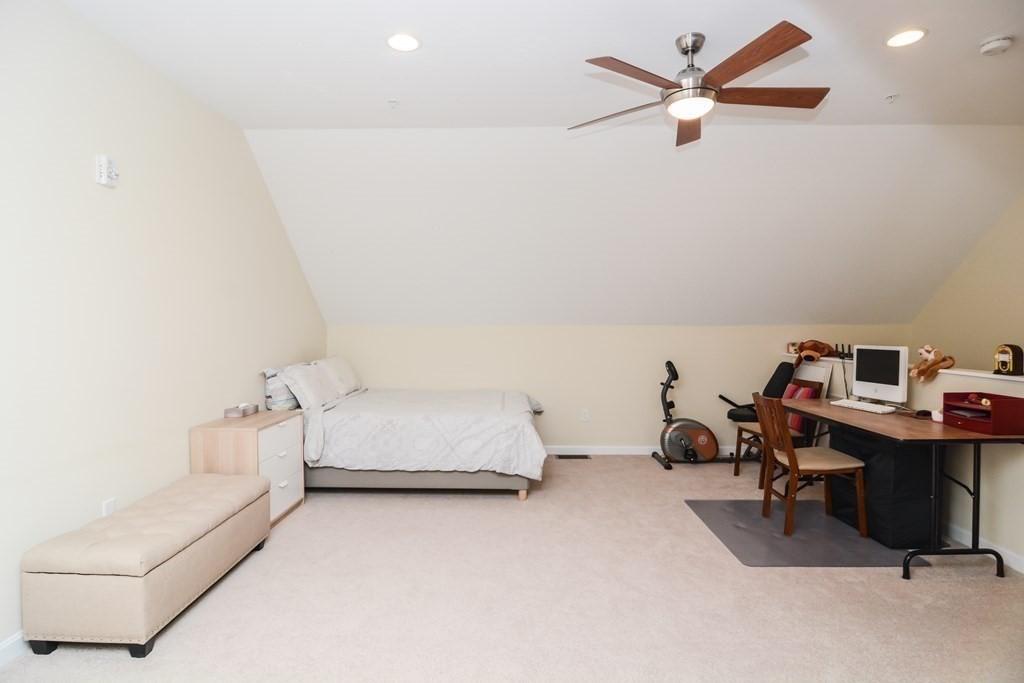 1975 Middlesex St, Lowell