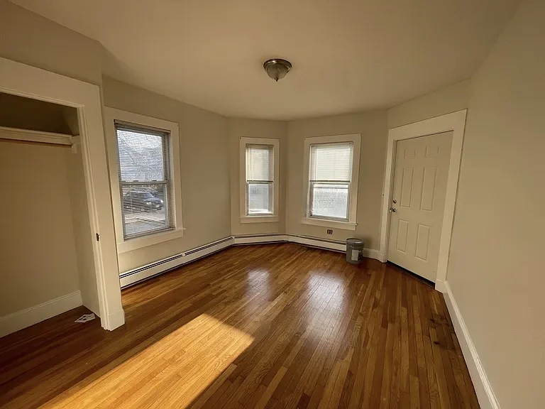 366 Crescent St, South Side