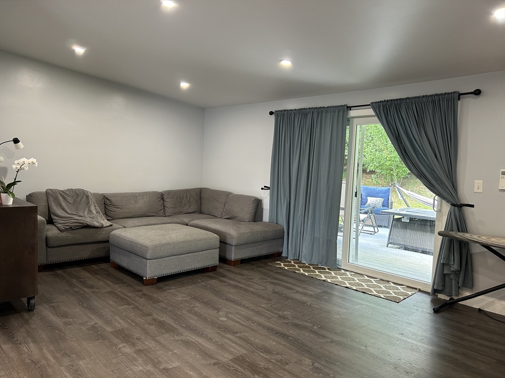 23 Joseph Rd, Framingham