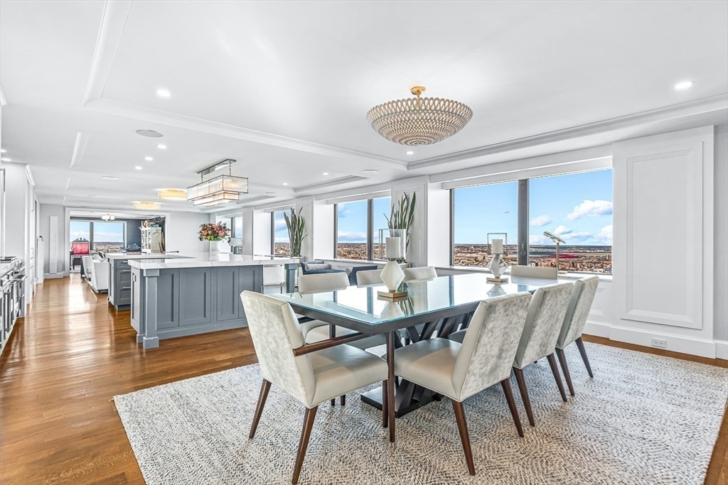 85 E India Row, Waterfront