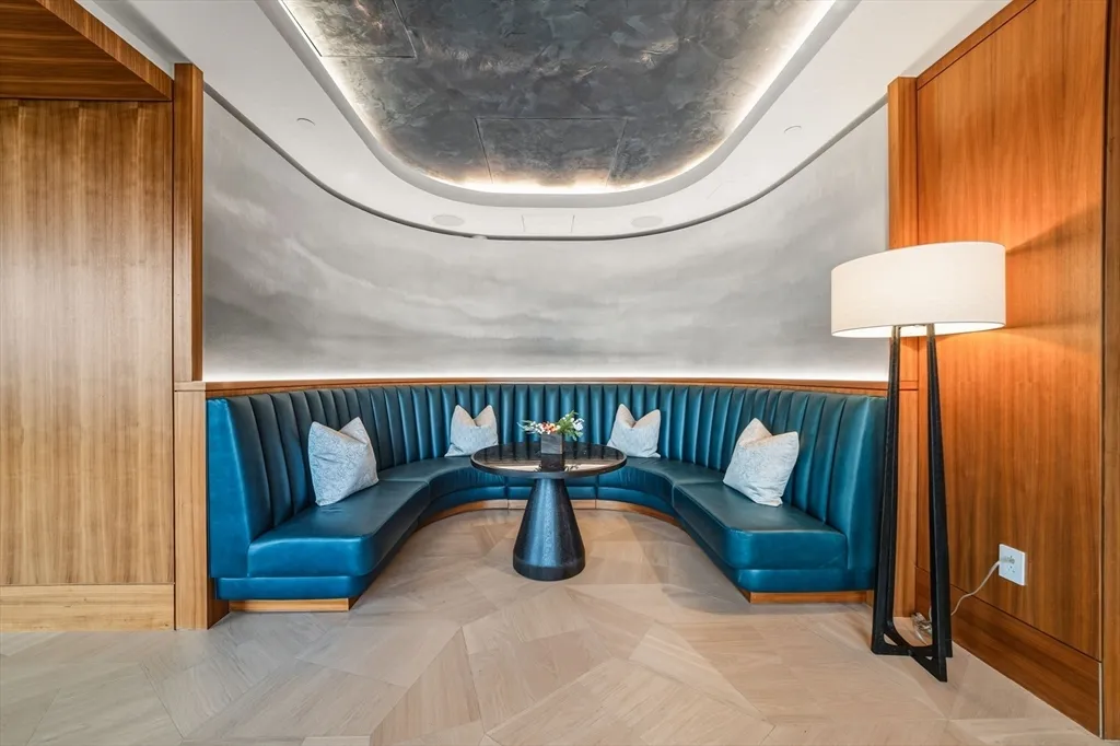 150 Seaport Blvd, Seaport District