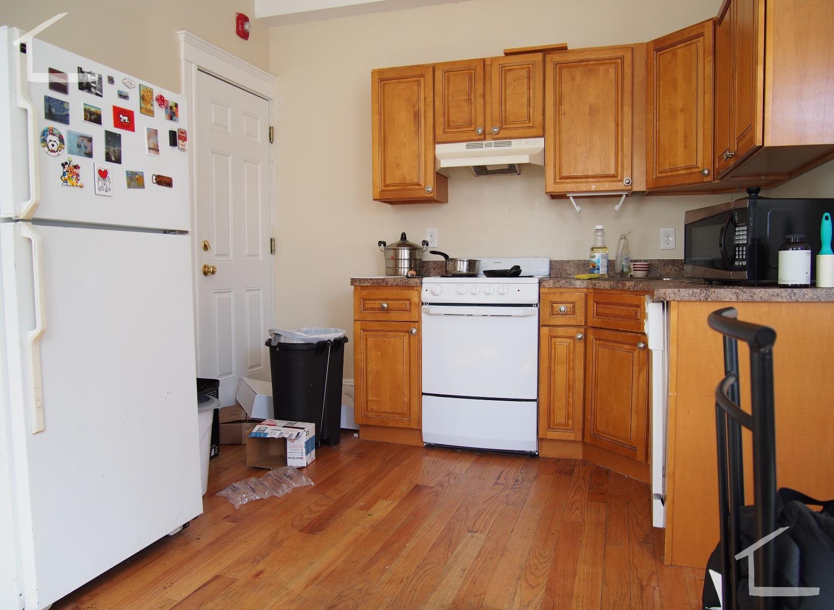 887 Huntington Ave, Mission Hill