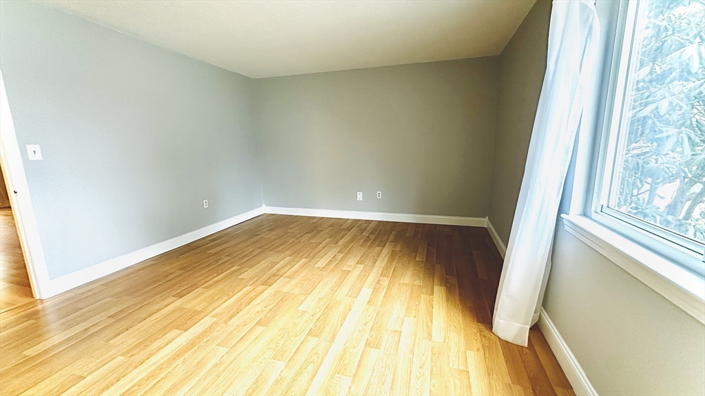 10 Beals Cove Rd, West Hingham