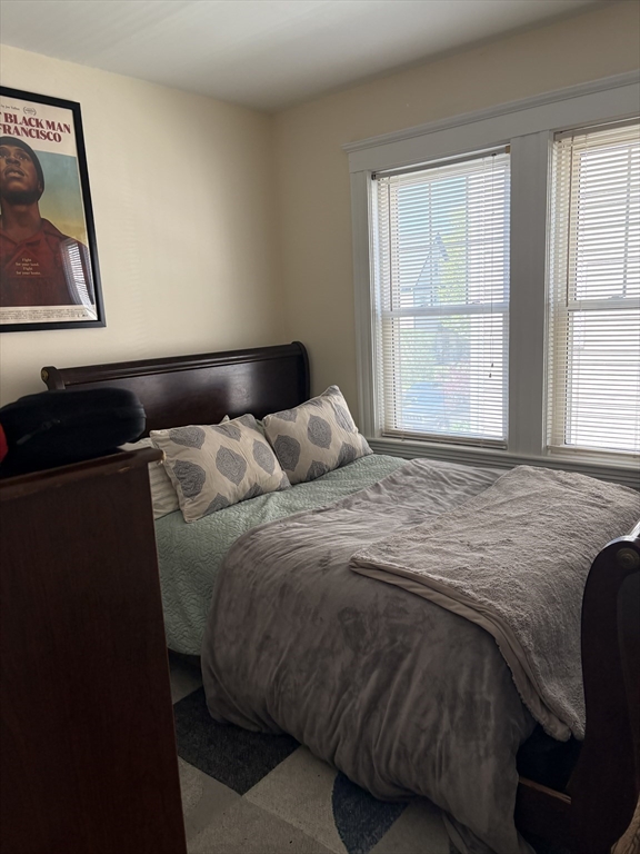 27 Knoll St, Roslindale