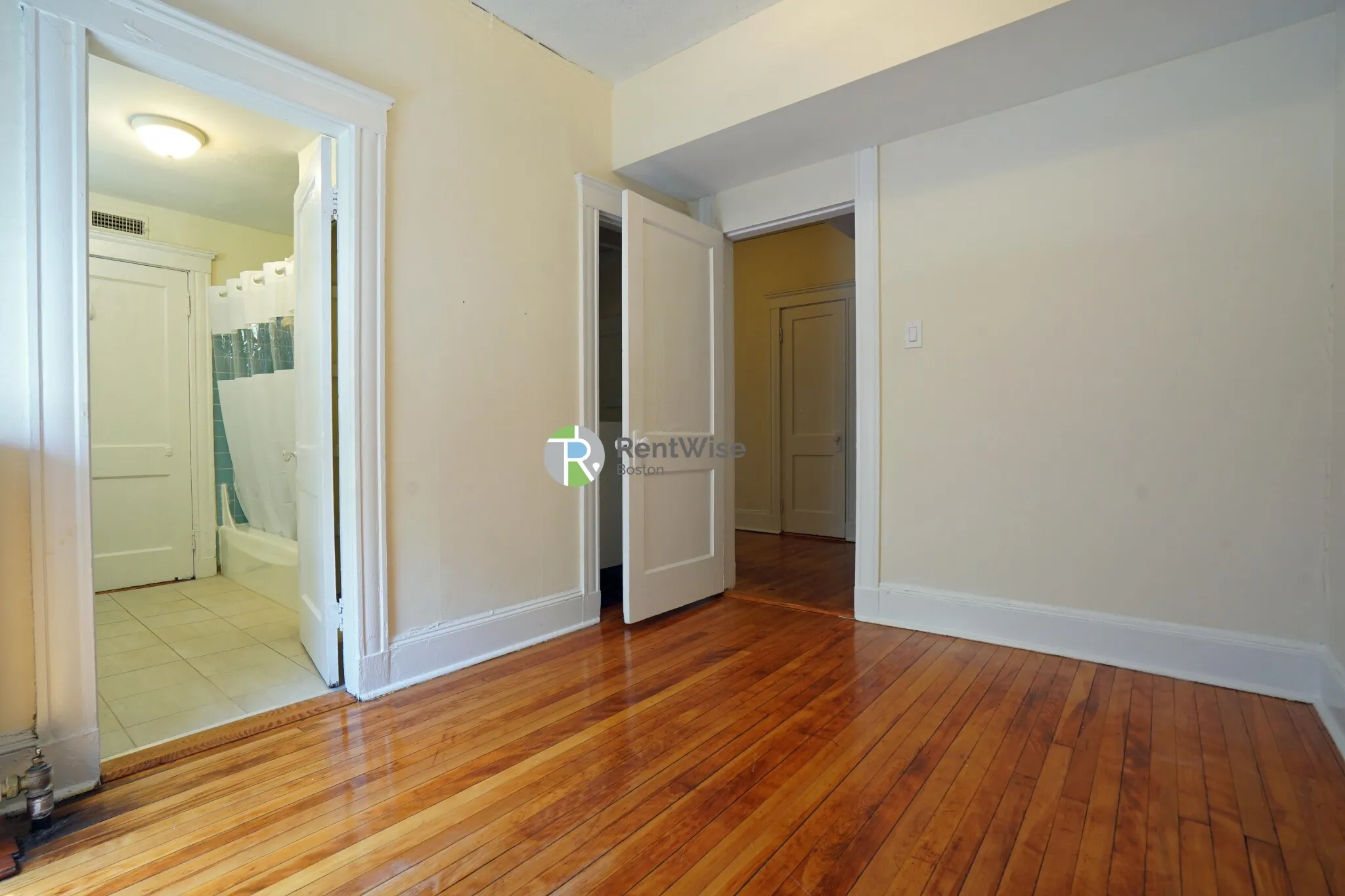 24 Hamilton Rd, North Brookline