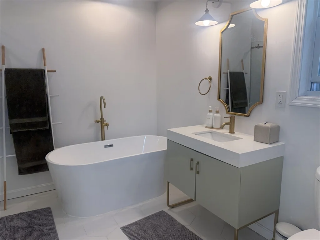 22 Linwood St, Holbrook