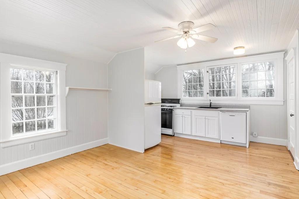 92 Farmers Row, Groton