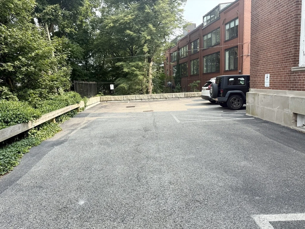 6 Main St Ext, Downtown