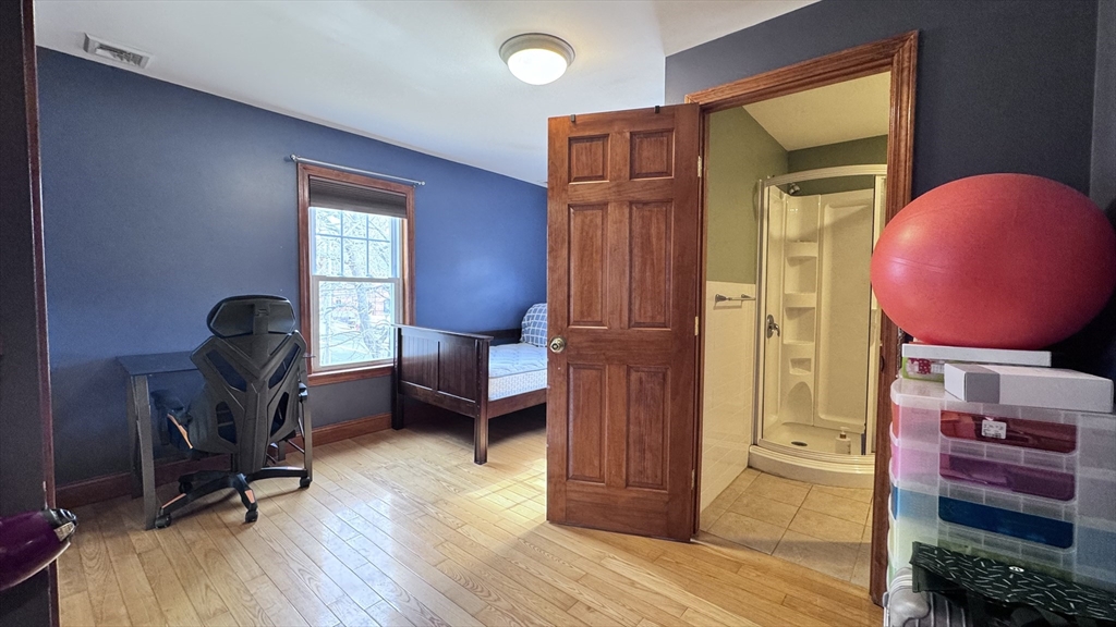 298 Langley Rd, Newton