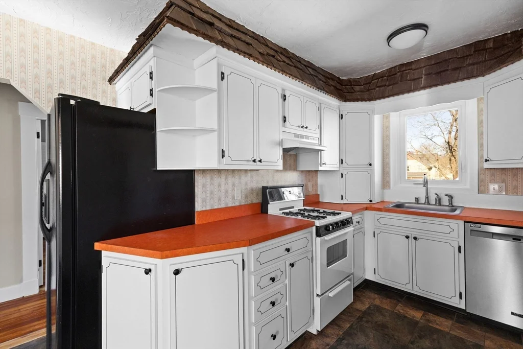 12 North St, Fairhaven