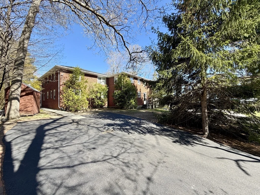 15 Park Ave, Foxboro