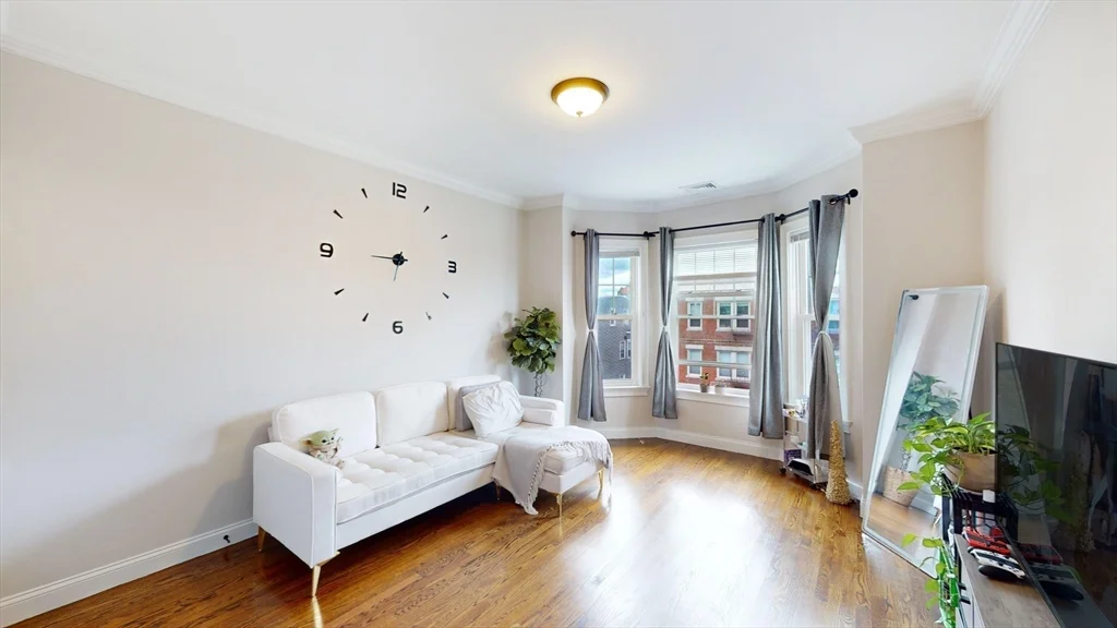 101 Chelsea St, East Boston