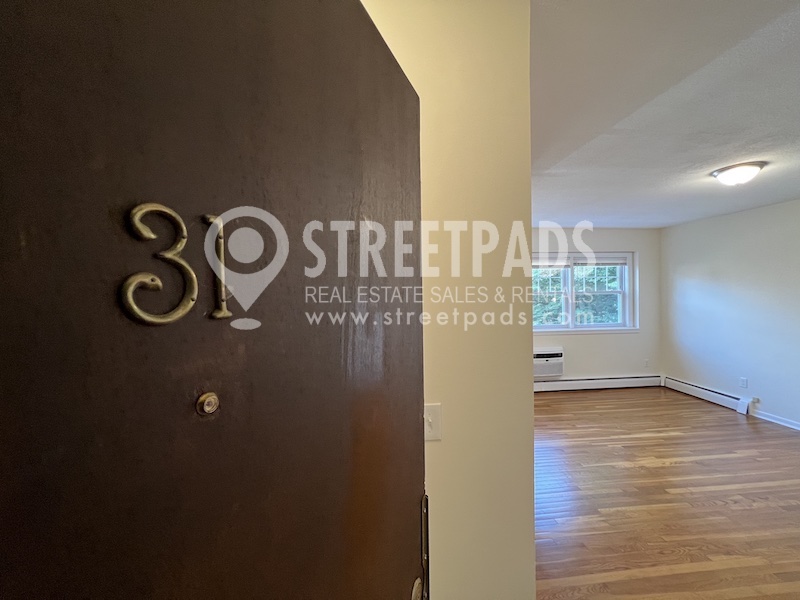 2018 Commonwealth Ave, Brighton