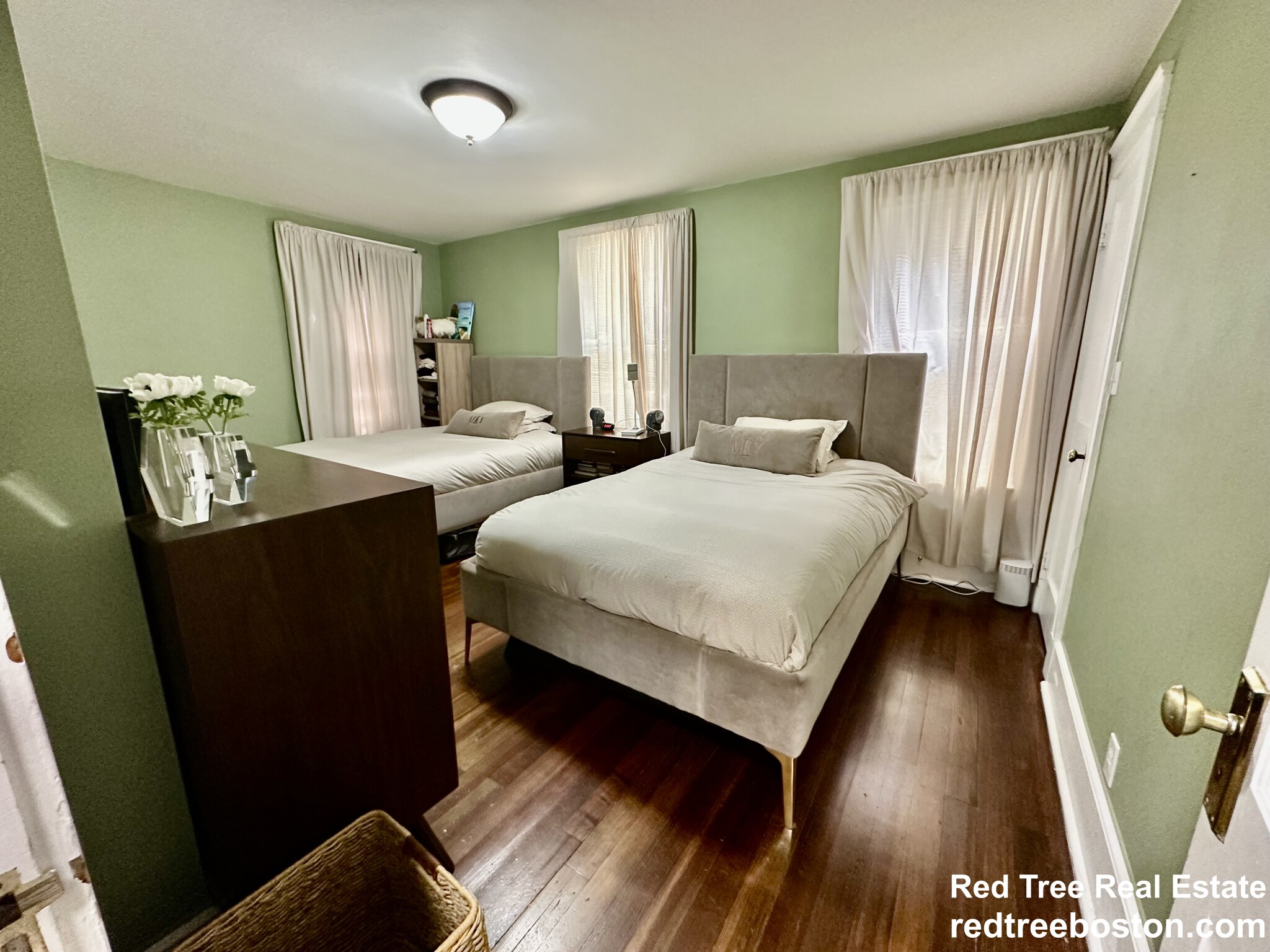 2 Priscilla Rd, Brighton