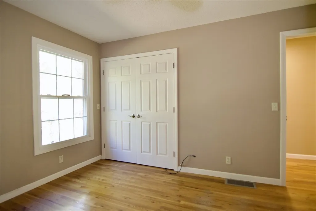 20 Smithfield Ct, Forest Park