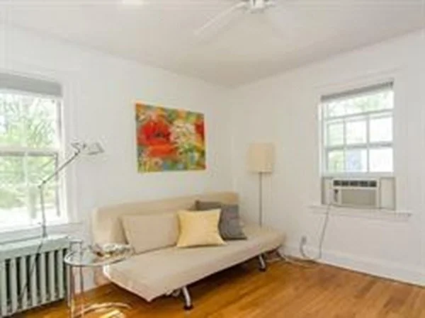 381 Vfw Pkwa, Chestnut Hill