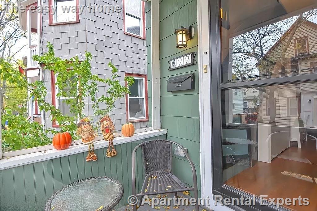 22 Dell St, East Somerville