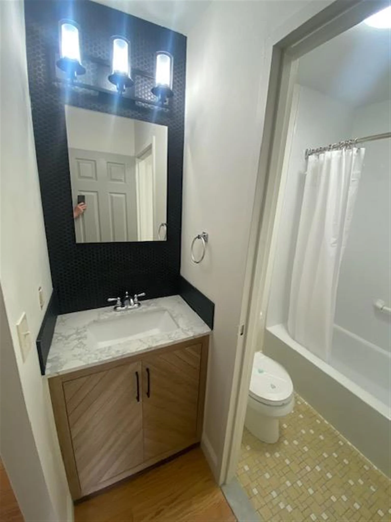 474 Broadway, Magoun Square