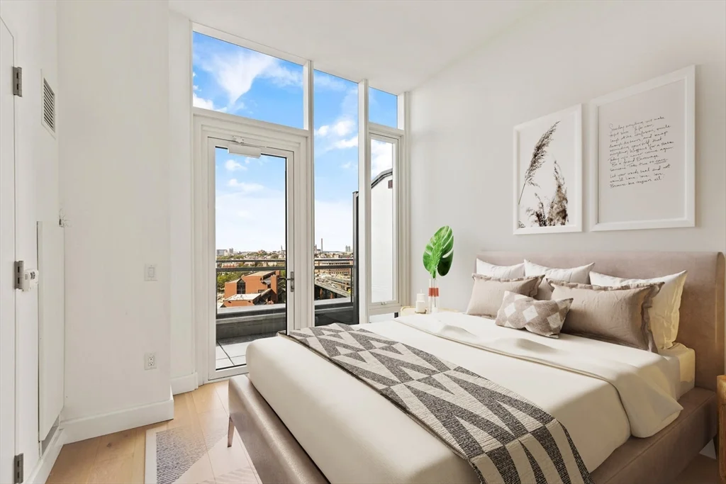 100 Lovejoy Pl, Waterfront