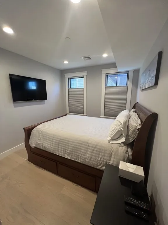 398 Bremen St, East Boston