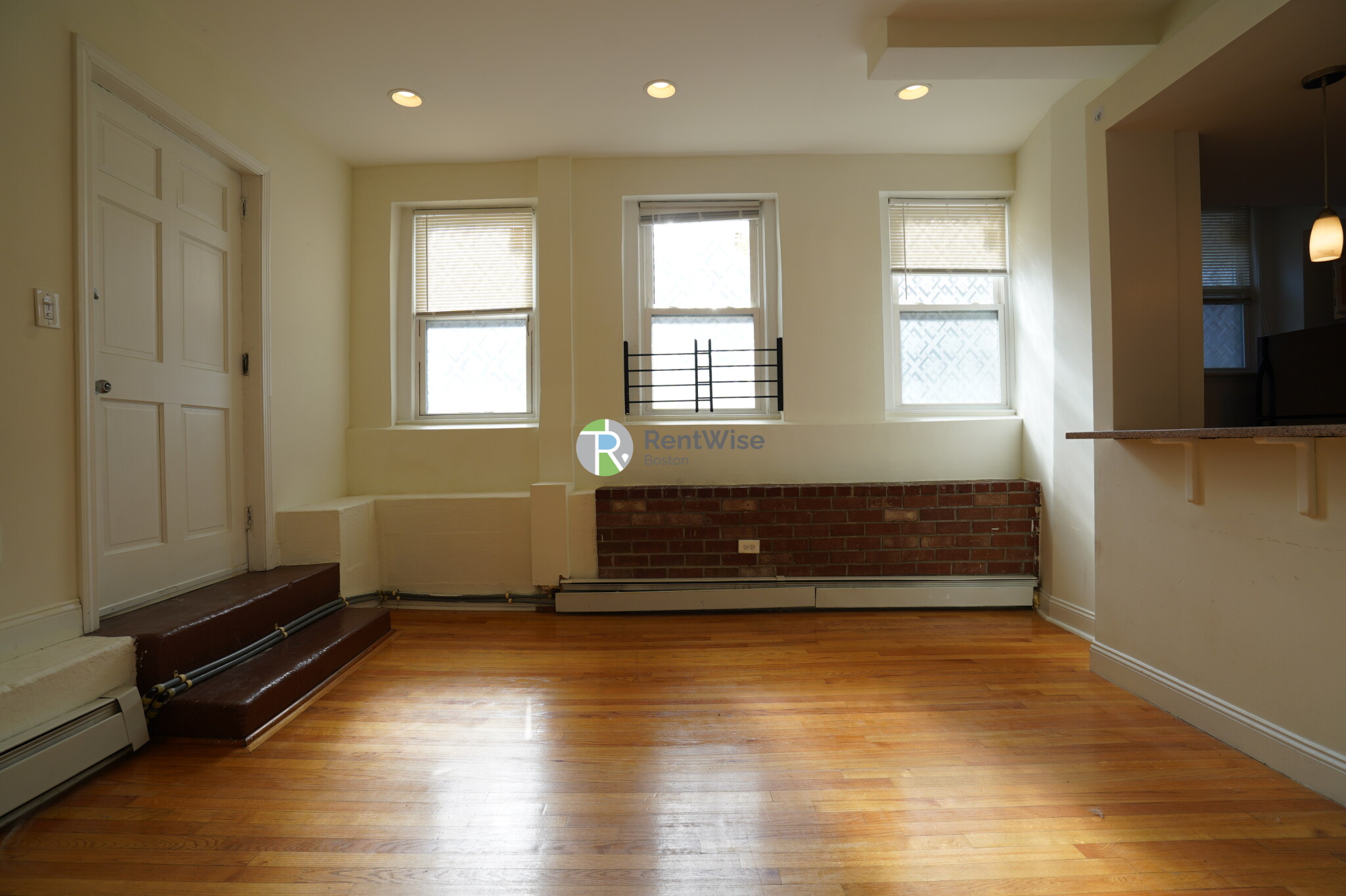 1322 Commonwealth Ave, Brighton