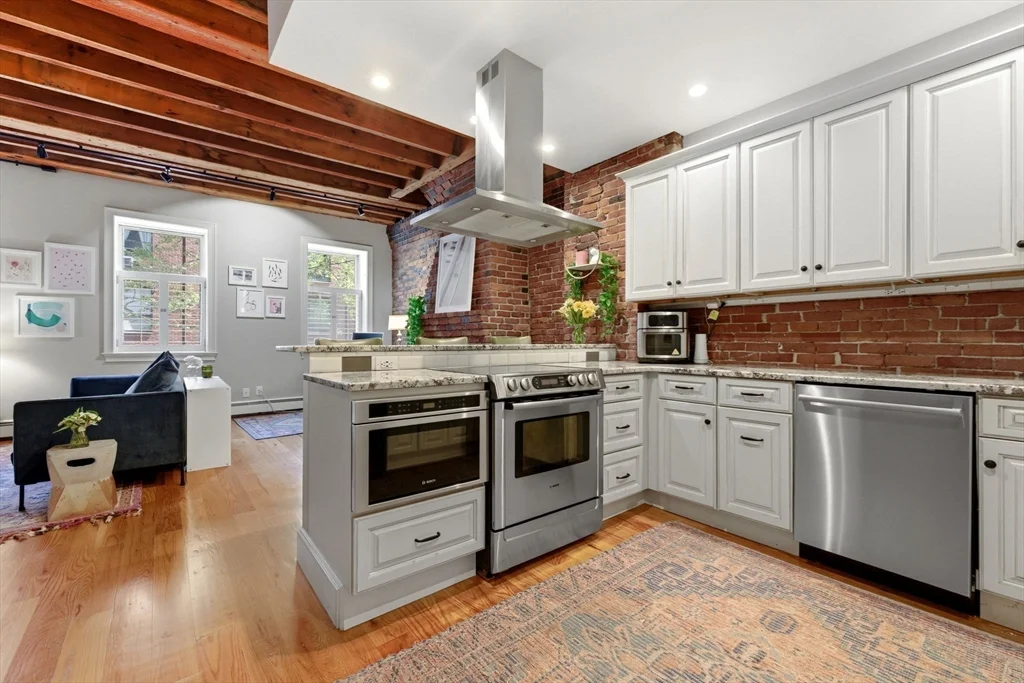 122 Fulton St, North End