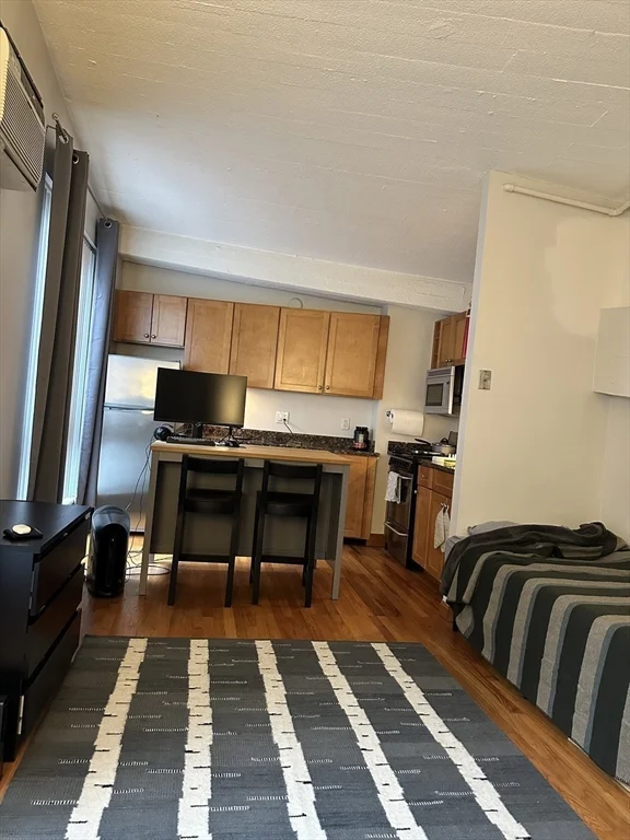 12 Stoneholm St, Fenway