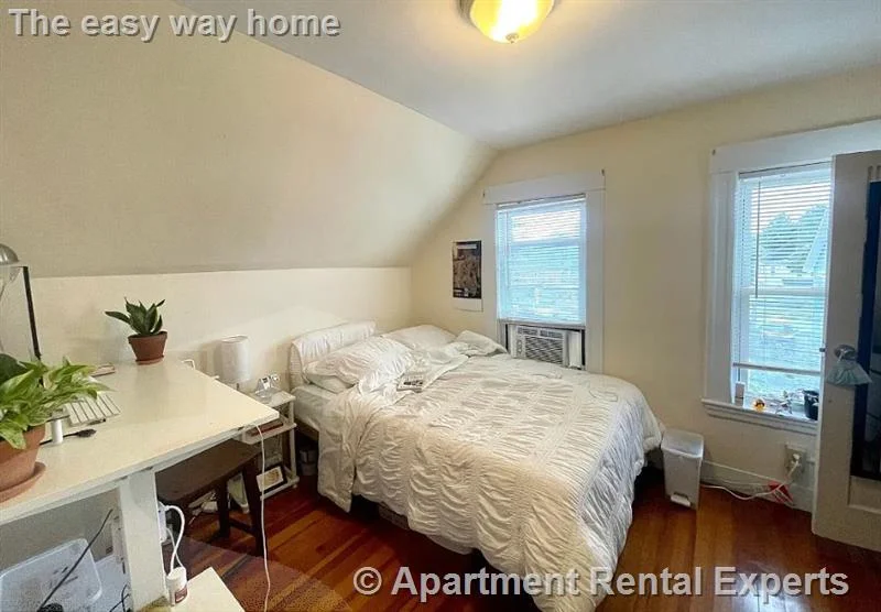 123 Winthrop St, Tufts