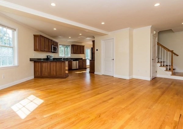 37 Hiawatha Ave, Waltham