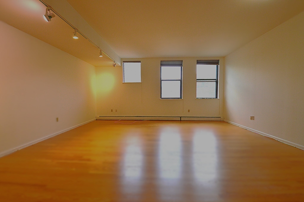 50 Winchester St, Coolidge Corner