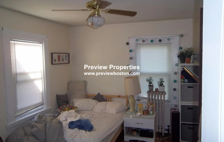 17 Highgate St, Allston