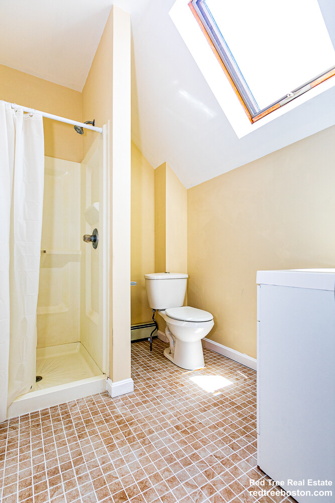 36 Pratt St, Allston