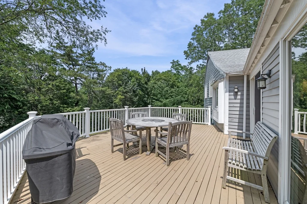 7 Ratlin Rd, Marblehead