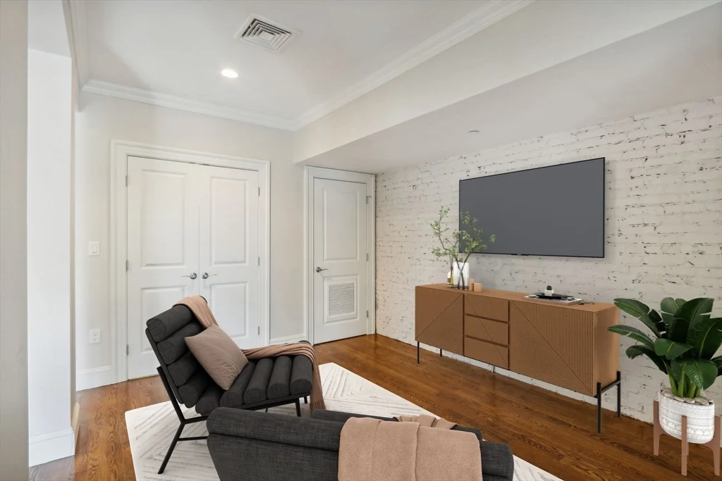 1471 Beacon St, Coolidge Corner
