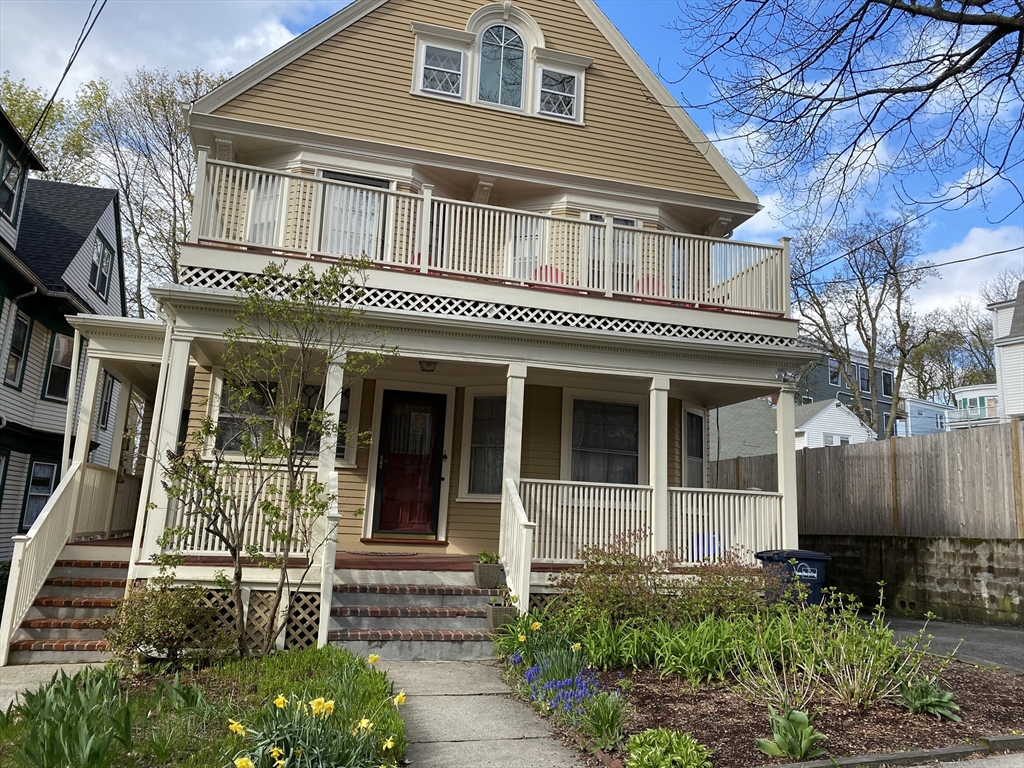 28 Glen Rd, Jamaica Plain