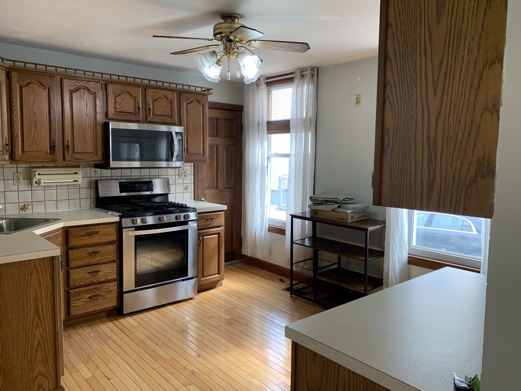 686 East 7th St, South Boston