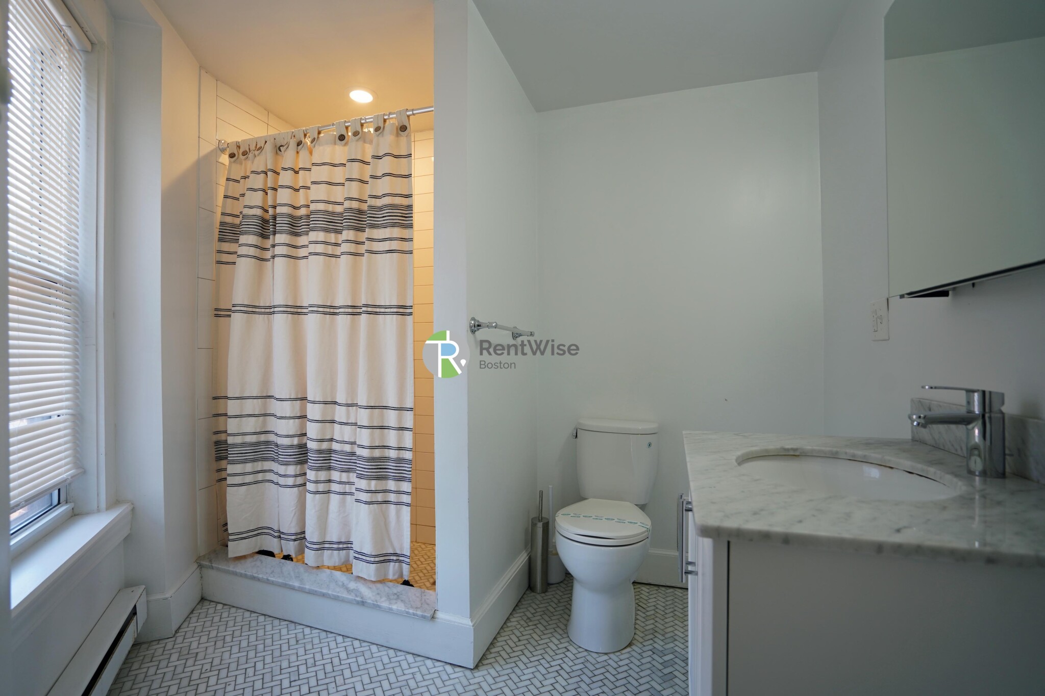 45 Carlton St, Longwood