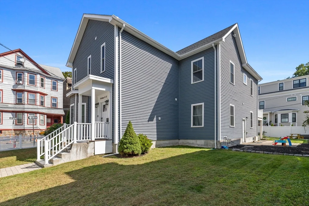 11 Ashland St, Dorchester