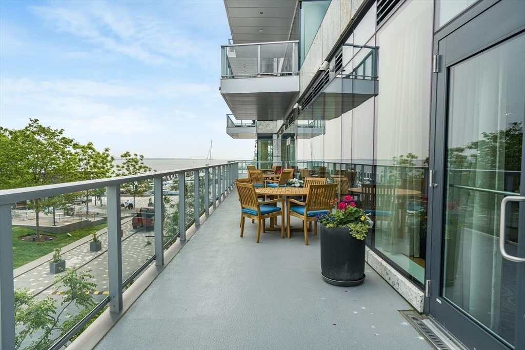 50 Liberty Dr, Seaport District