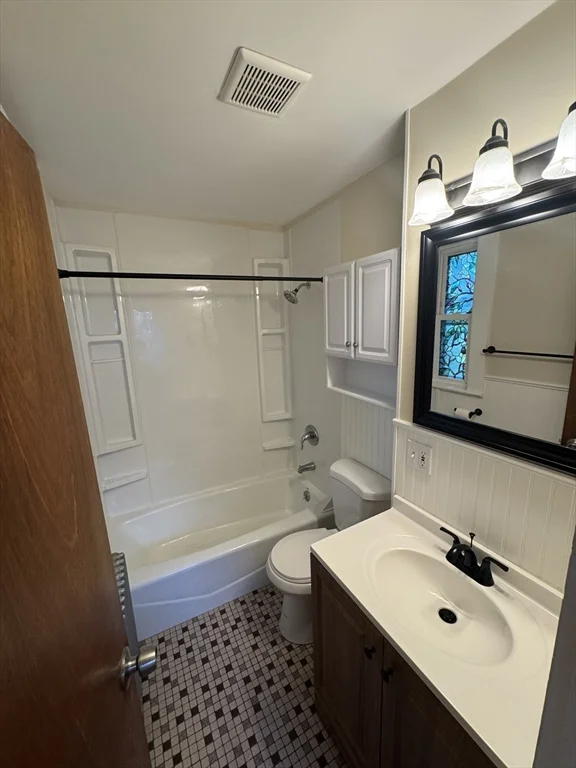 232 River St, Waltham