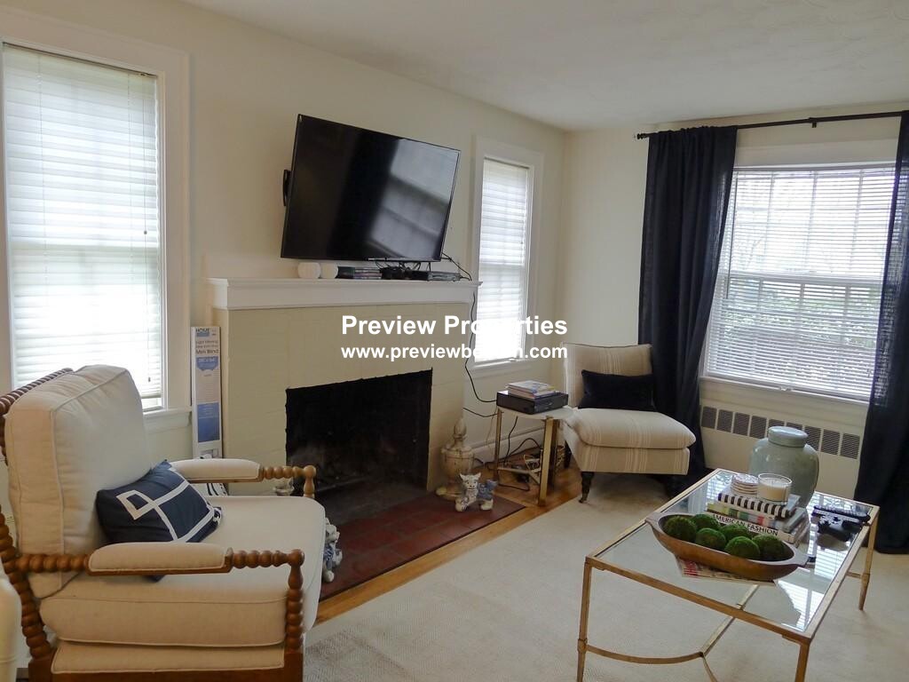 42 Hatfield, West Newton