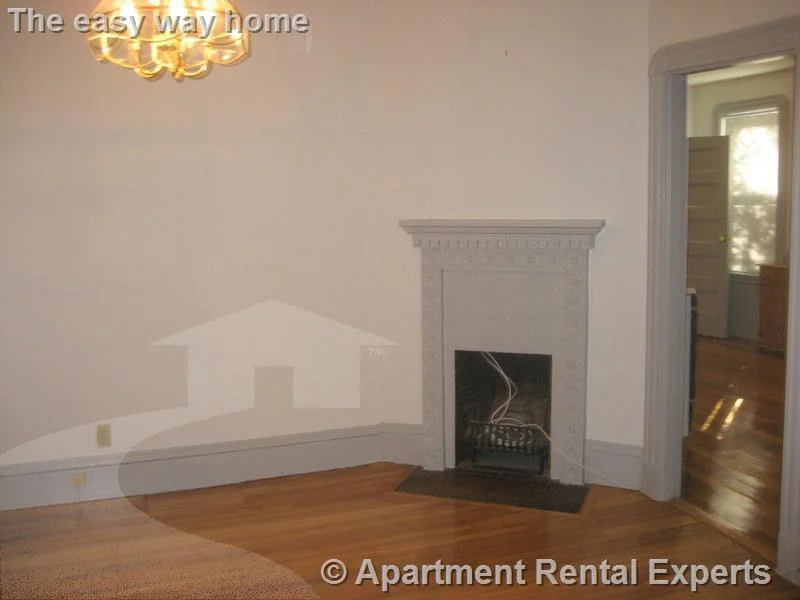 21 Windom St, Davis Square