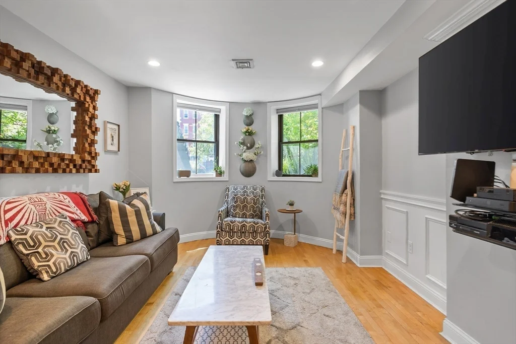 754 E 4th, South Boston