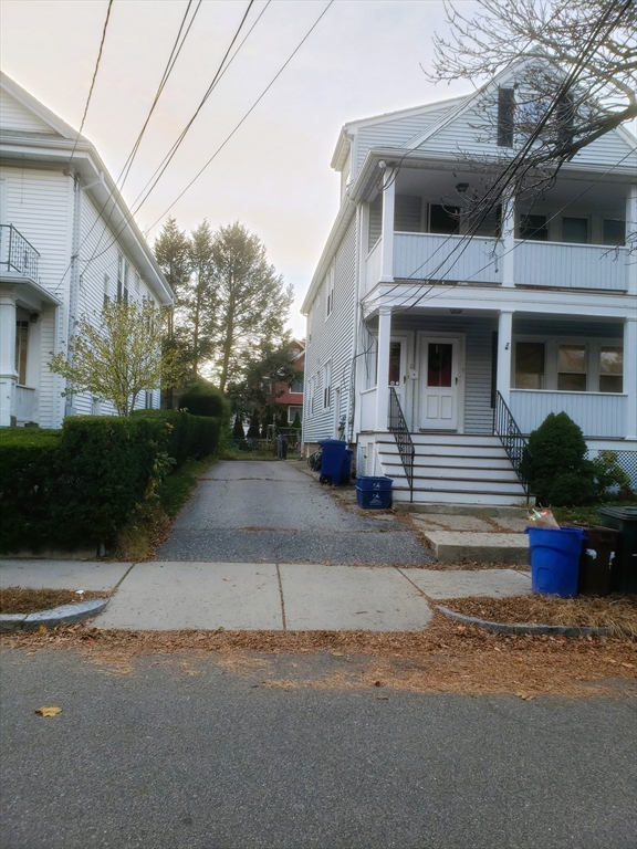 9 Menotomy Rd, Arlington